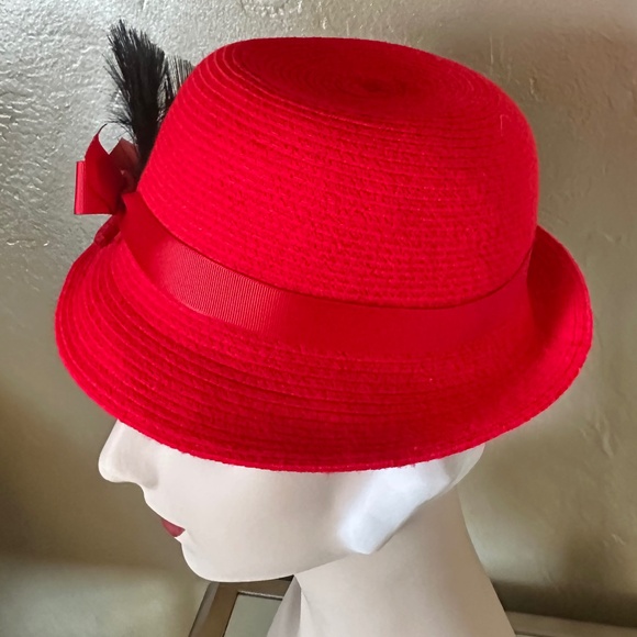 PRETTY RED FABRIC VINTAGE FEDORA WITH TOPSTITCHING AND BLACK FEATHER TRIM main image 4